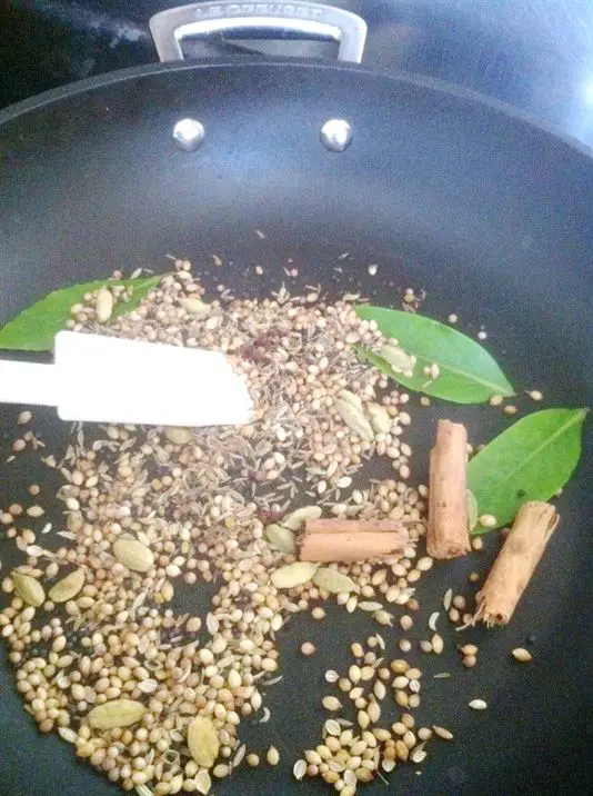 Balti Chicken with Spinach and Chickpeas, Lay The Table