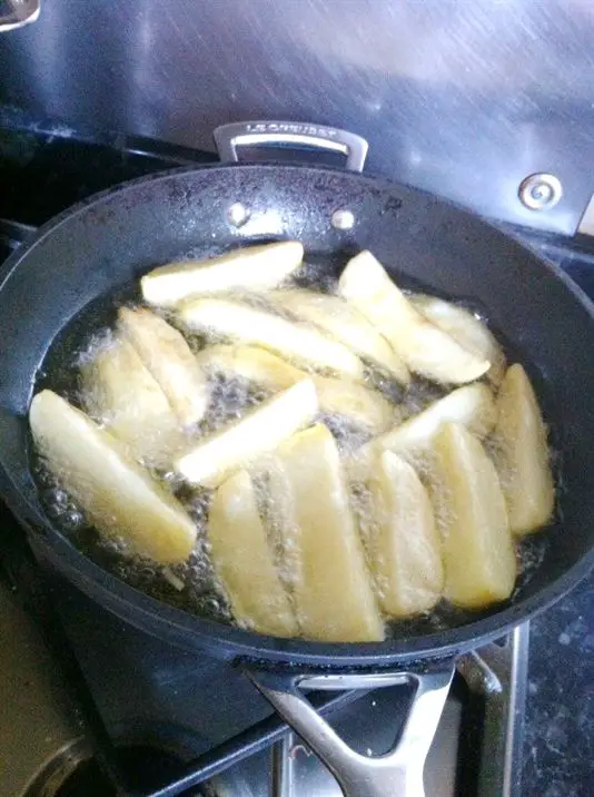 How to make¦Heston Blumenthals Thrice-Cooked Chips, Lay The Table