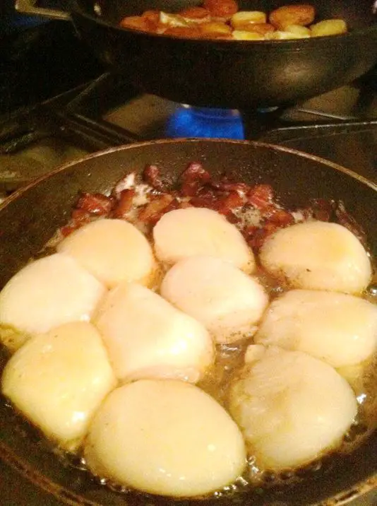 Flavours of the Sea: Scallops and White Pudding with Leeks, Lay The Table