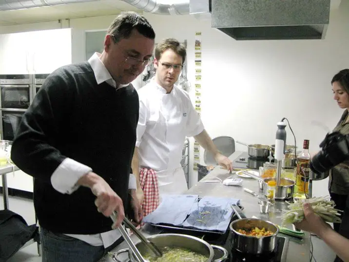 Masterchef Exclusive: A cooking masterclass with 2011 champion Tim Anderson, Lay The Table