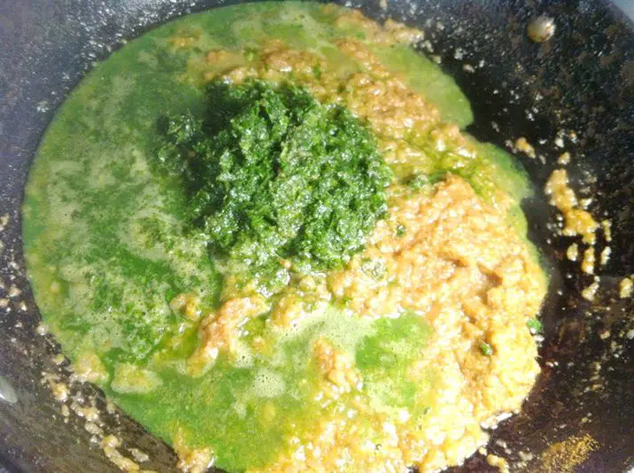 Mint and Coriander Chicken Curry with Keema Potato Patties, Lay The Table