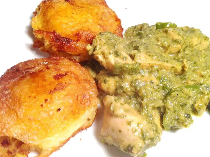 Mint and Coriander Chicken Curry with Keema Potato Patties, Lay The Table