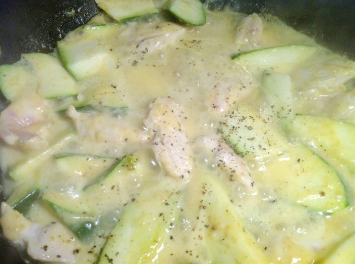 Bengali Creamy Coconut Chicken with Courgettes, Lay The Table