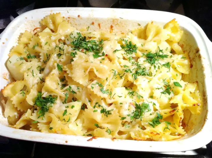 Nigella Lawsons Mountain Macaroni, Lay The Table