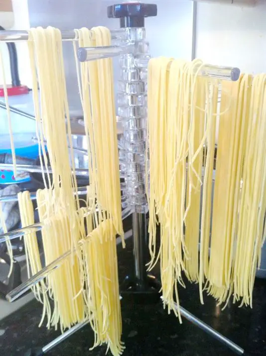 How to make Spaghetti with a Pasta Machine, Lay The Table