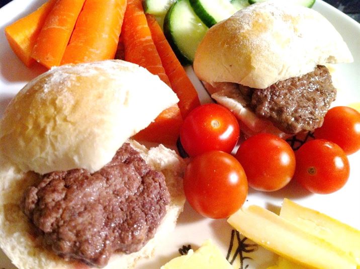 Cooking With Kids: Mini-Burgers, Lay The Table