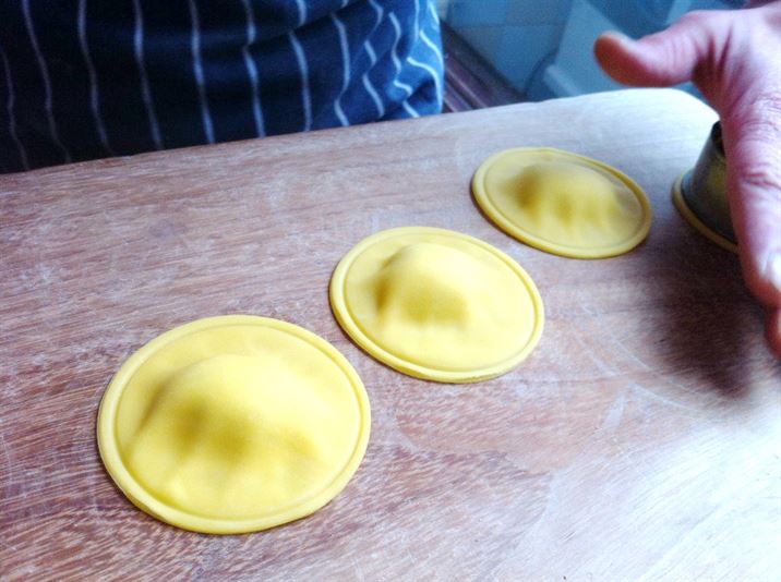 Giacobazzis Pasta Masterclass #2: How to make¦Ravioli, Lay The Table