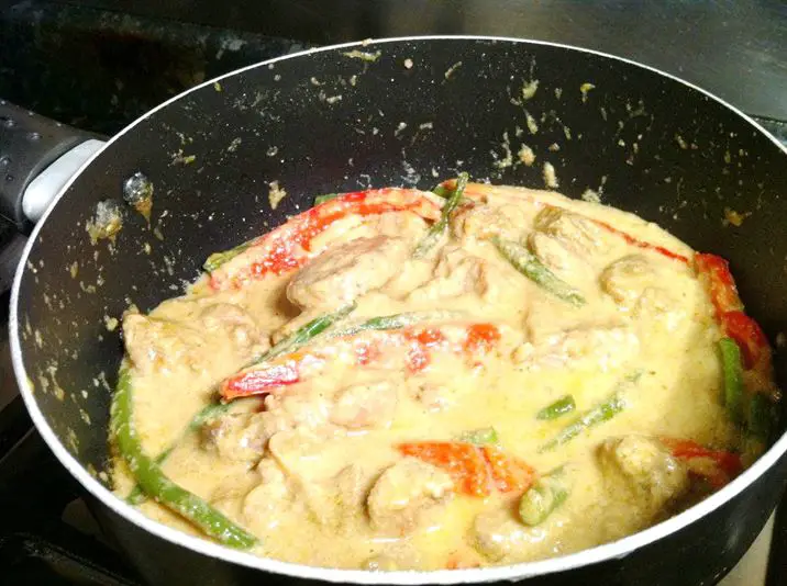 Thai Lamb Yellow Curry, Lay The Table