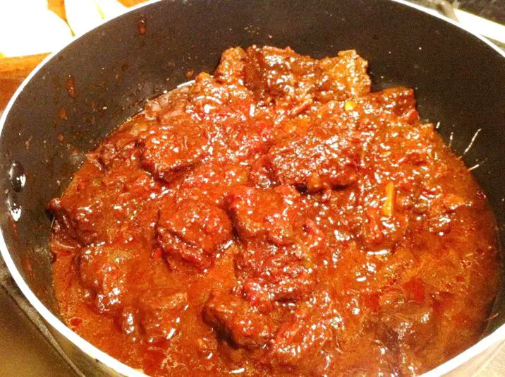 Higgidy Chilli Beef Pie with Black Treacle, Lay The Table