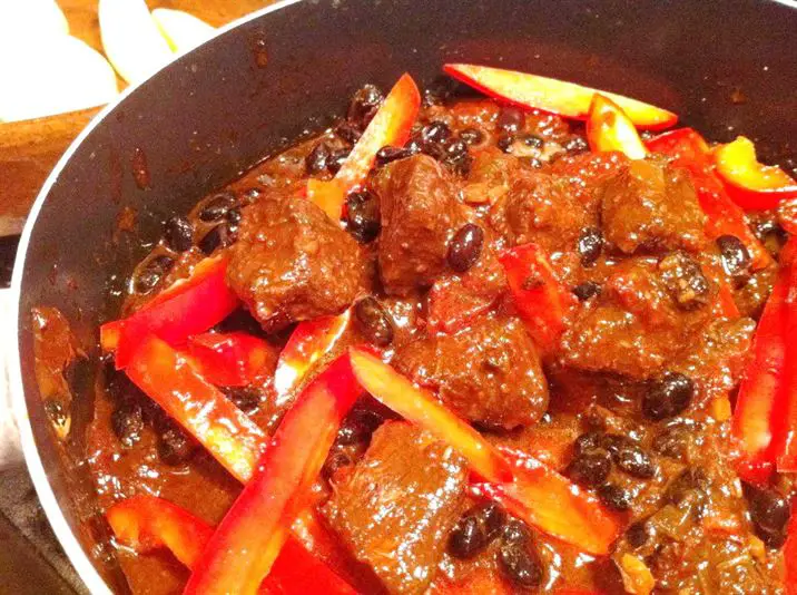 Higgidy Chilli Beef Pie with Black Treacle, Lay The Table