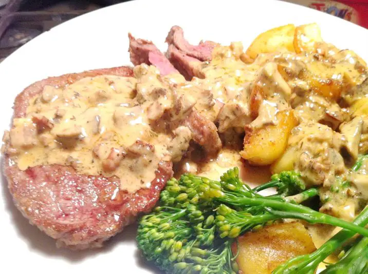 Rose Veal Escalopes with Creamy Bacon-Mushroom Sauce, Lay The Table