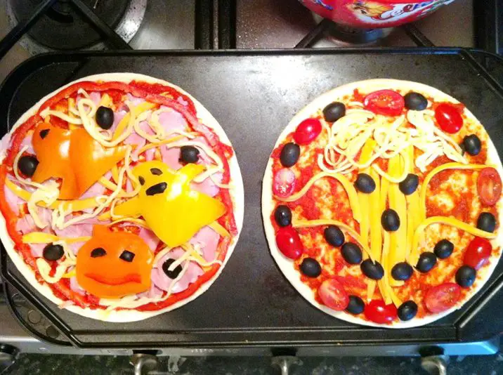 Woo-hoo! Make these spooky Halloween Pizzas with Cheestrings, Lay The Table