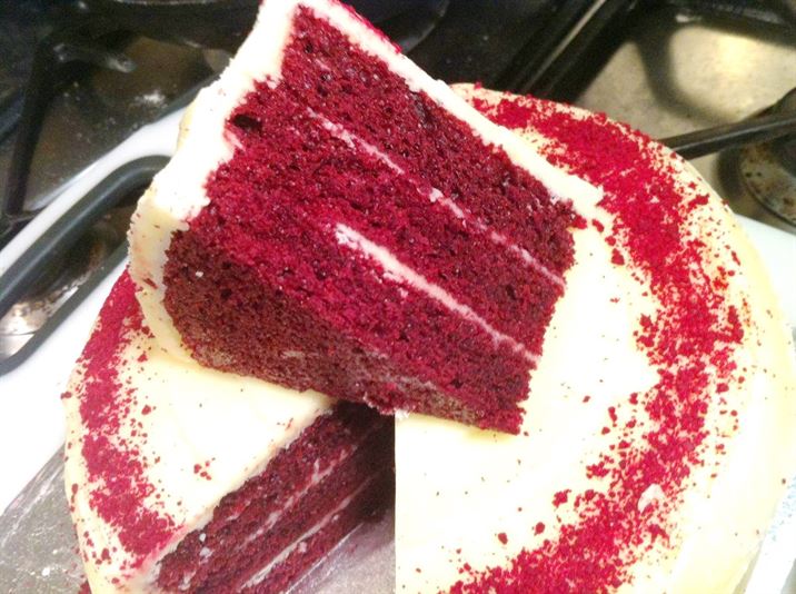 Review: Tesco finest* Red Velvet Cake, Lay The Table