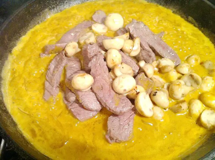 Fillet of Beef Stroganoff with Roddas Clotted Cream, Lay The Table