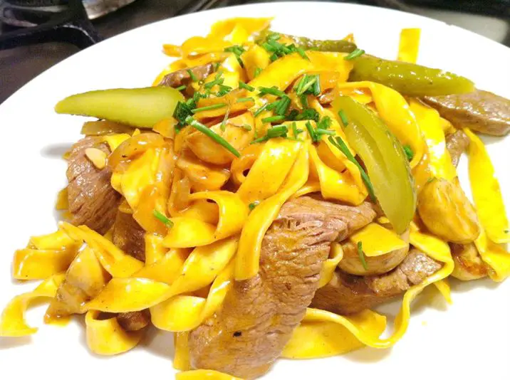 Fillet of Beef Stroganoff with Roddas Clotted Cream, Lay The Table