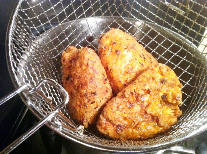 Nigella Lawsons Southern-Style Deep-Fried Chicken Thighs, Lay The Table