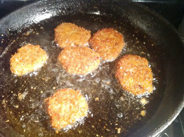 Parmesan-crusted Lamb Medallions with Feta Salad, Lay The Table