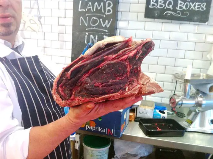 Heston Blumenthals Slow Roast 42-Day Aged Lincoln Red Beef, Lay The Table