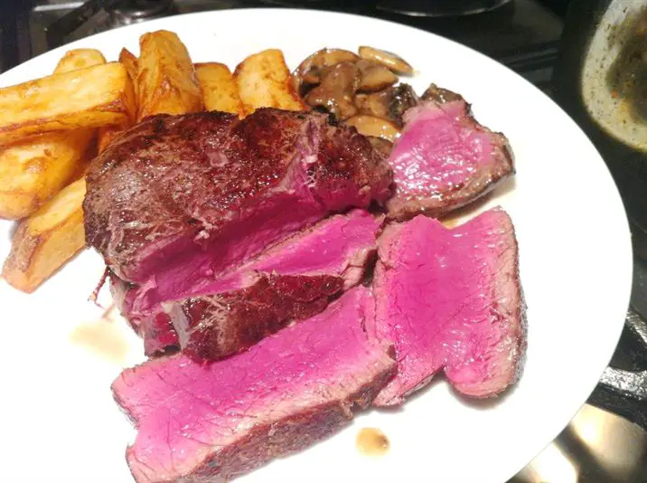 Low-Roast Fillet Steak with Bearnaise Sauce, Lay The Table
