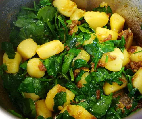 How To Make Indian Saag Aloo, Lay The Table