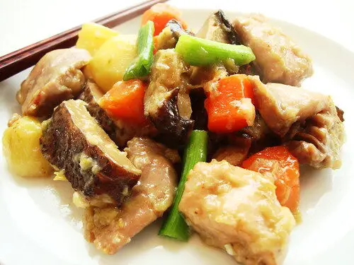 How To Make Chinese Chicken and Potato Stew, Lay The Table