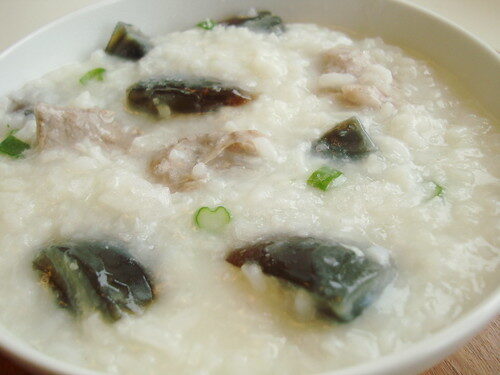 How To Make Congee With Pork &#038; 1000 Year Old Egg, Lay The Table