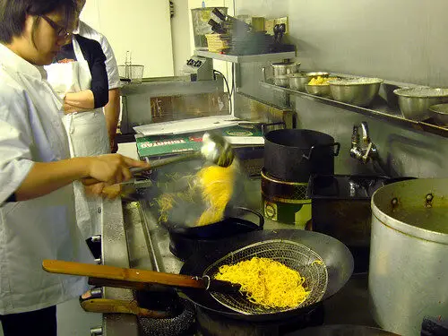 Sweet Mandarin Chinese Cookery Class, Lay The Table