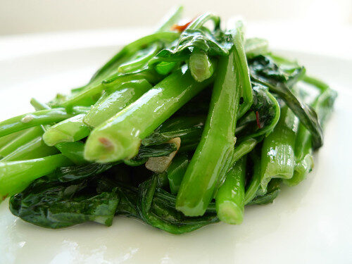 How To Make Chinese Morning Glory With Fermented Bean Curd, Lay The Table