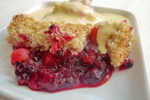 How To Make Apple &#038; Blackberry Crumble, Lay The Table