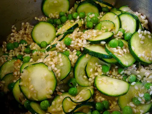 Quick &#038; Simple: Pea &#038; Courgette Risotto Soup, Lay The Table
