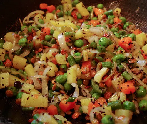 How To Make Vegetable Upma, Lay The Table