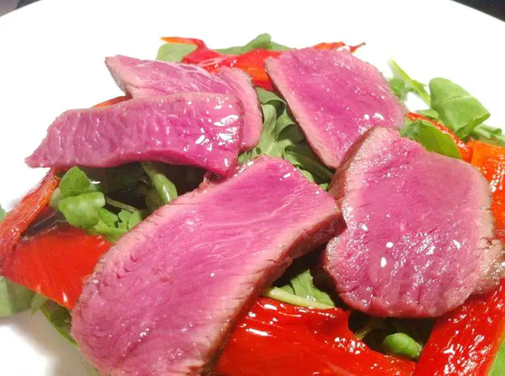 Exotic Meats Taste Challenge: Wildebeest Fillet Steak Salad with Four-Spiced Chilli Oil, Lay The Table