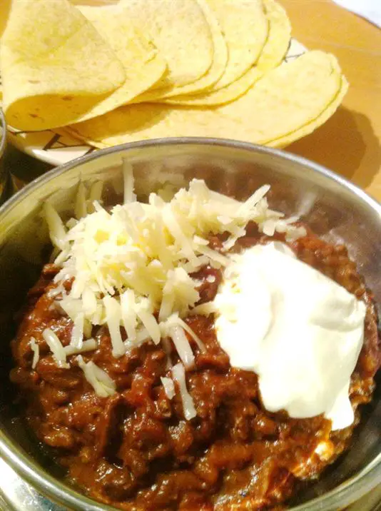 Hestons Chilli Con Carne, Lay The Table