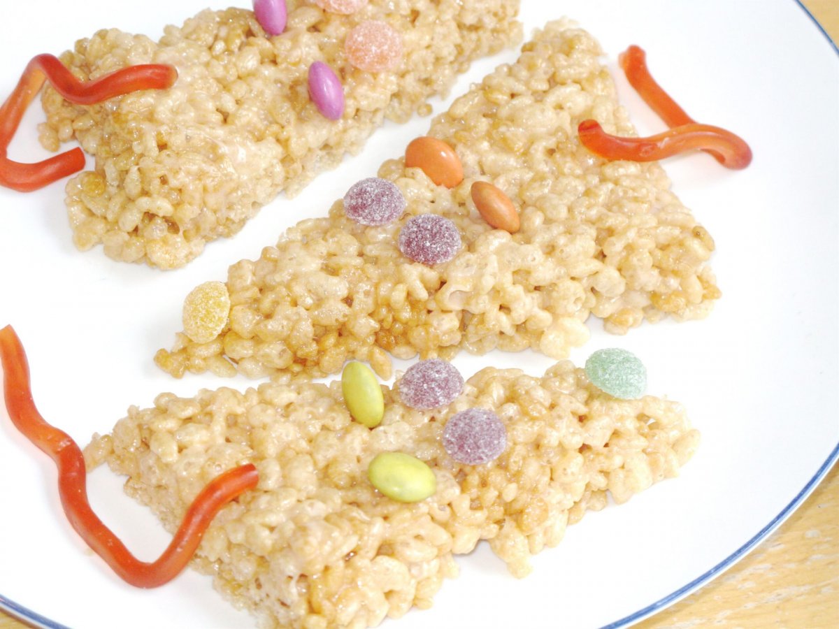 Moshi Monsters Marshmallow Mice Krispies, Lay The Table