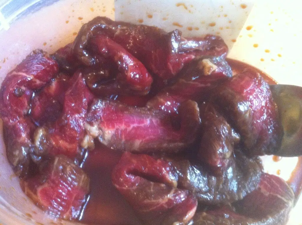 Japanese seared steak salad with ginger and fresh coriander, Lay The Table