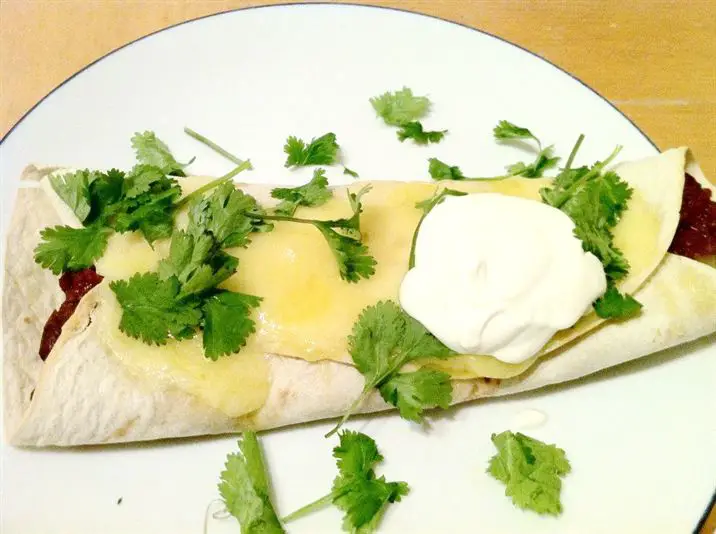 Spicy Mexican Chilli-Choc Burritos with Fresh Coriander and Soured Cream, Lay The Table