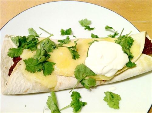 Spicy Mexican Chilli-Choc Burritos with Fresh Coriander and Soured Cream, Lay The Table