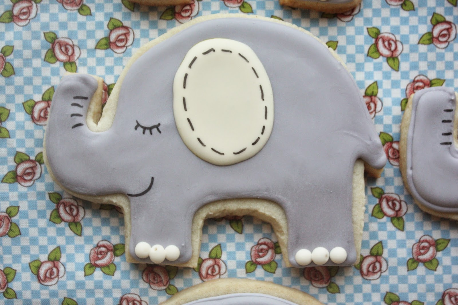 Elephant Cookies and Simply Perfect Party Cakes for Kids, Lay The Table