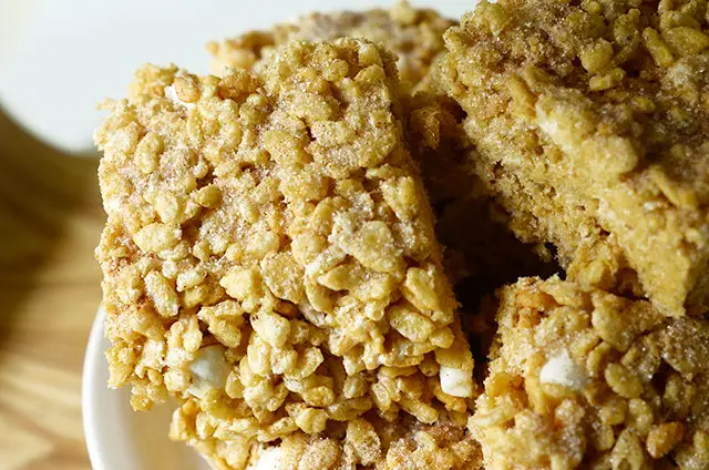 Snickerdoodle Rice Crispy Treats, Lay The Table