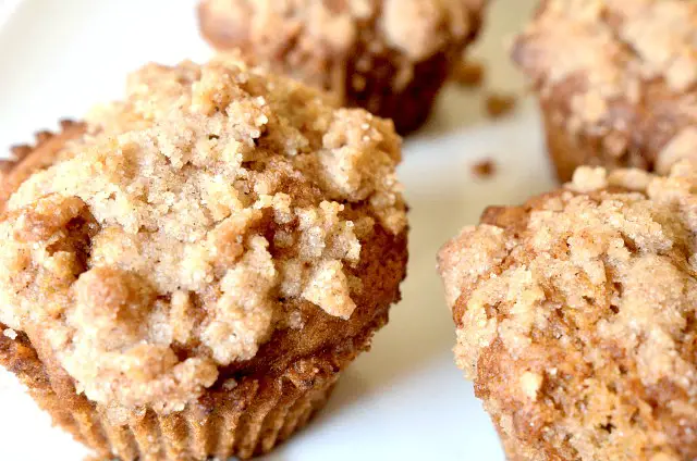 Brown Sugar &#038; Maple Apple Crumb Muffins, Lay The Table