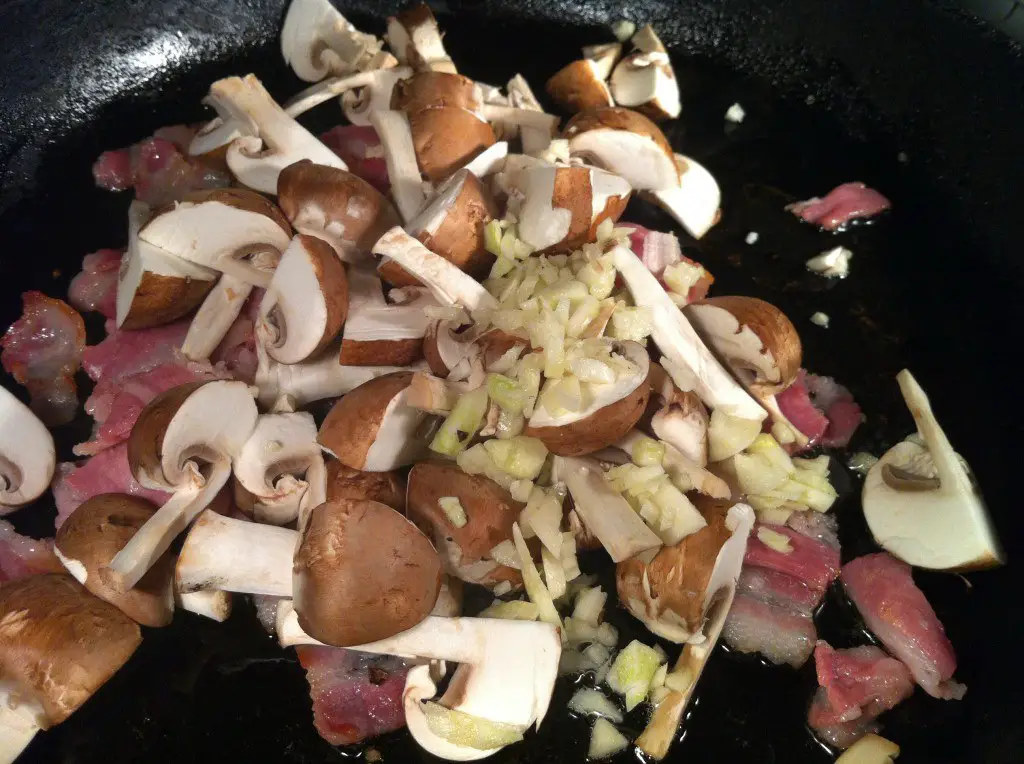 Mary Berry&#8217;s Perfect Spaghetti Carbonara, Lay The Table