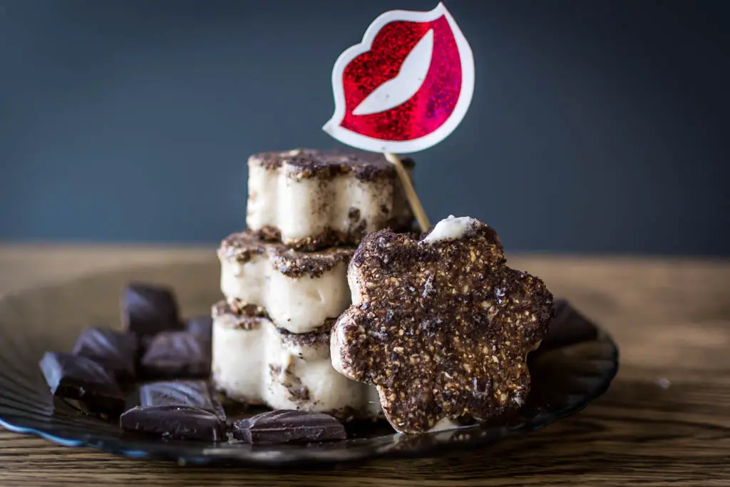 Frozen Banana Peanut Butter Ice Cream Sandwiches, Lay The Table