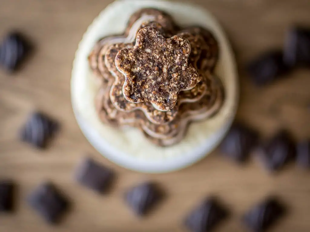 Frozen Banana Peanut Butter Ice Cream Sandwiches, Lay The Table