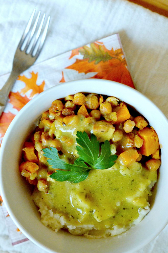 Fall Hosting on a Whim and a Dime &#124; 3 New Vegan Recipes!, Lay The Table