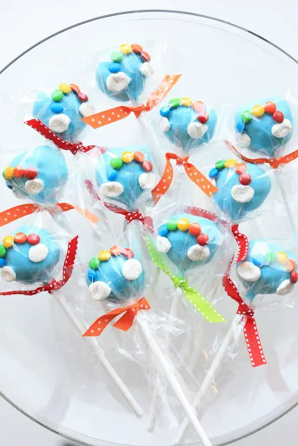 Rainbow Cake Pops, Lay The Table