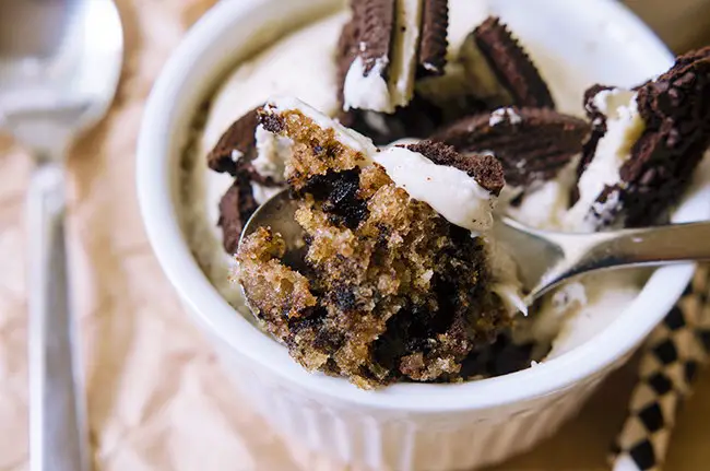 90 Second Vegan Cookies and Cream Mug Cake, Lay The Table