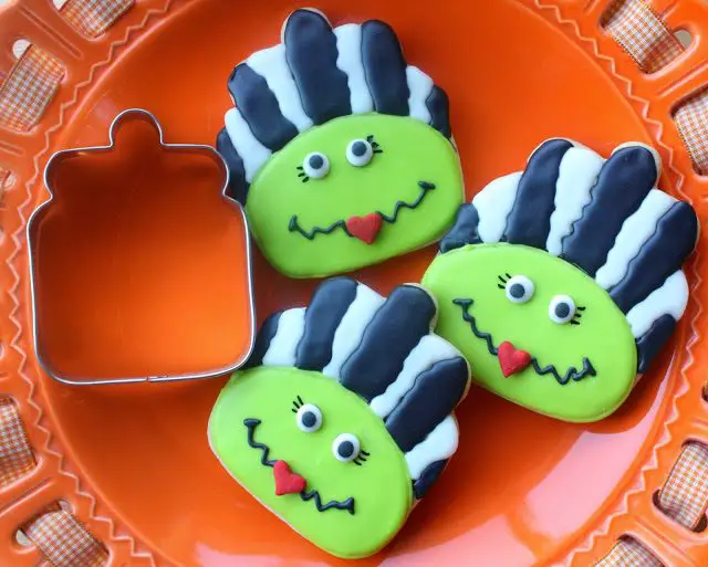 Bride of Frankenstein Cookies via a Cookie Jar Cutter, Lay The Table