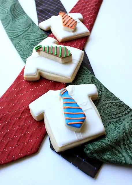 Double Decker Necktie Cookies, Lay The Table