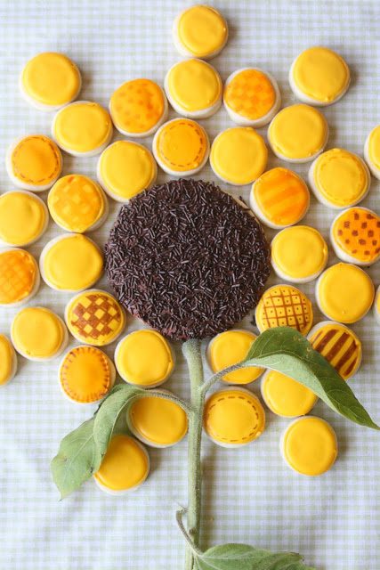 Giant Sunflower Cookie {or should I say cookies?}, Lay The Table