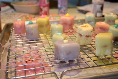 Petit Fours, Lay The Table